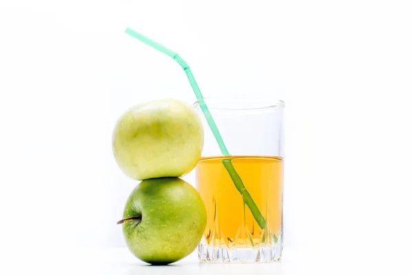 Verschillende fruit en SAP of smoothie in een glas — Stockfoto