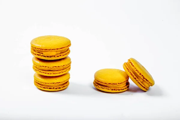 Różne kolorowe macarons słodkie ciasteczka na deser — Zdjęcie stockowe