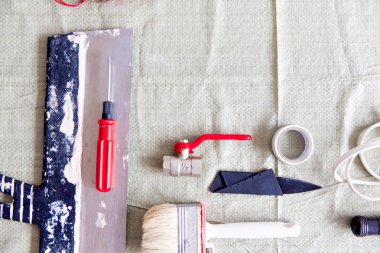 bir grup inşaat araçları veya aletleri