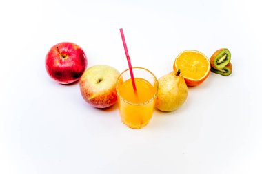 farklı meyve ve meyve suyu ya da iki yüzlü bir cam