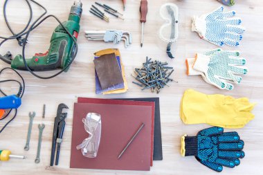 bir grup inşaat araçları veya aletleri