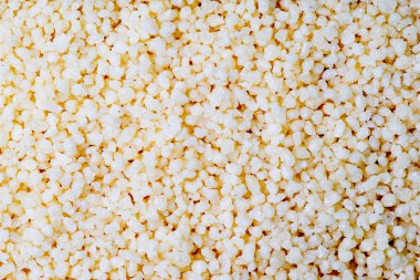 çeşitli hububat ve kabuğu çıkarılmış tane bir tablo