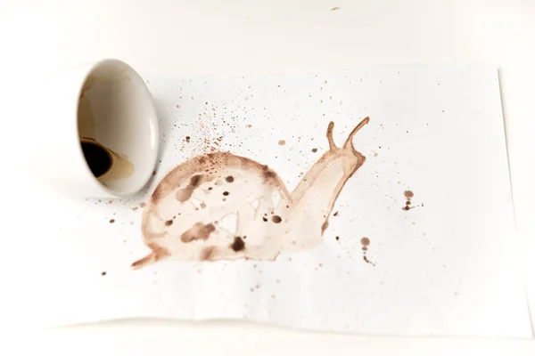 Warme koffie latte art op een witte achtergrond — Stockfoto