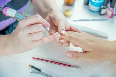 tırnak bakımı ve manikür, tırnak salonu