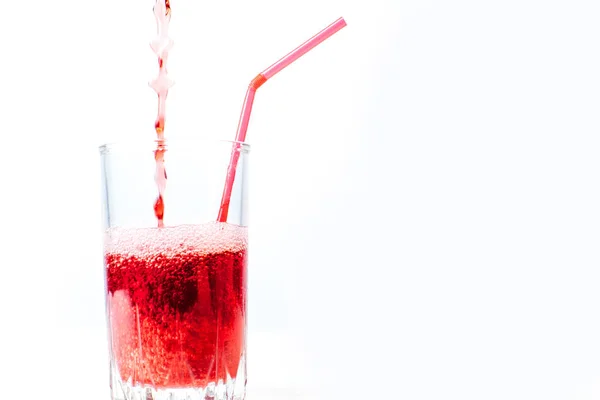 Diferentes frutas y jugos o batidos en un vaso — Foto de Stock