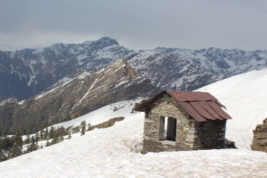 DSR görünümündeki dağın tepesi