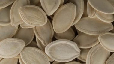 Biyo üzerinden kabak çekirdeği