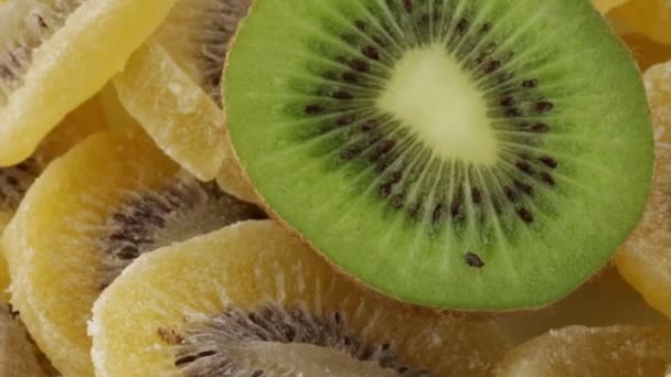 Bio Big Kiwis Dehydrated — Stock Video