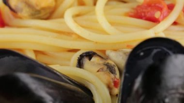 Midye biyo spagetti