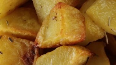 patates fırında pişirilir