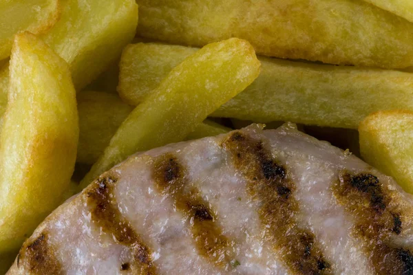 Hamburger ve patates kızartması