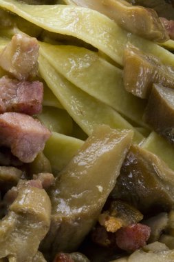 Porcini mantar ve pastırma tagliatelle