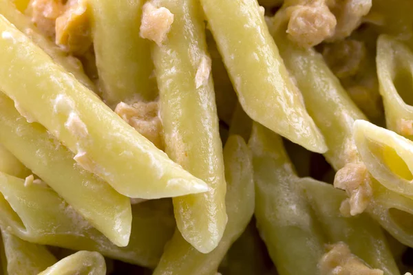 Makarna, penne somon ile