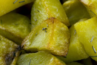 patates fırında pişirilir