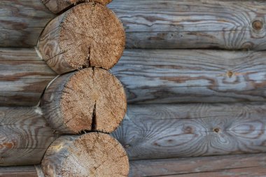 Günlük kaydının sonları yakın planda olan günlük duvarı