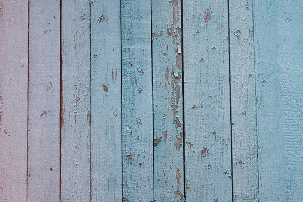 Doğal ahşap zemin, boyası soyulmuş. 