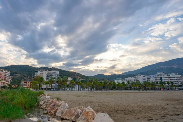 Bela Cidade Vlore Com Suas Lindas Montanhas Céu Azul Claro — Fotografia de Stock