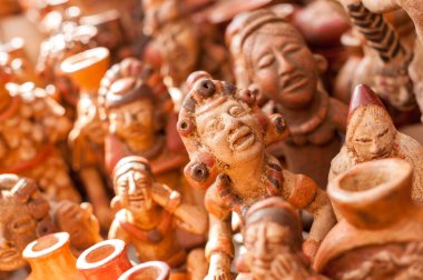 Panajachel pazarlarında Maya el sanatları