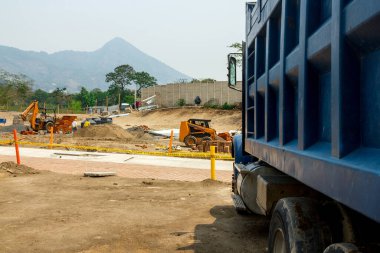 San Salvador El Salvador 'da ağır araçlar var.