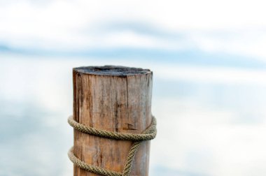 Atitlan Gölü 'ne demir atmış.