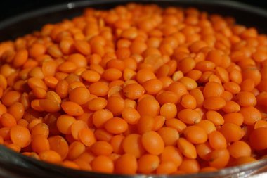 Cam bir kasede kırmızı mercimek