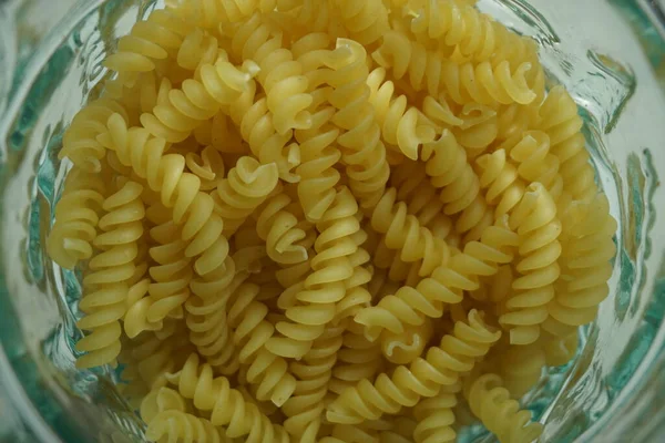 Fusilli Vete Nudlar Ett Glas — Stockfoto