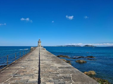 St. Peter Liman Feneri, Guernsey Kanal Adaları