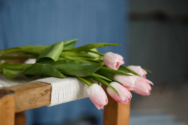 Gyönyörű rózsaszín tulipán csokor — Stock Fotó