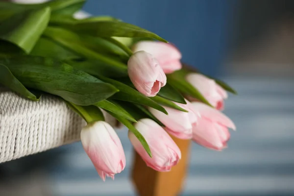 Ramo de hermosos tulipanes rosados —  Fotos de Stock