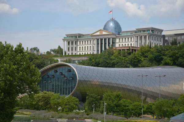 Tiflis Die Hauptstadt Georgiens Michail Saakaschwili Präsidentenpalast Modernes Metall Und — Stockfoto