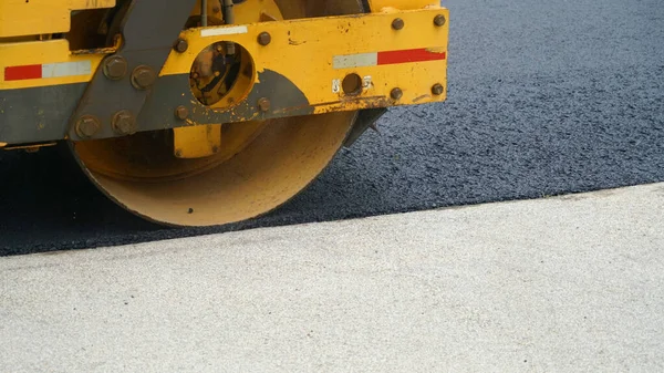 Vicino Rullo Nuova Strada Asfaltata Pavimentata — Foto Stock