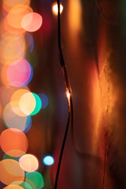 Bulanık arka planlı Noel ışıkları