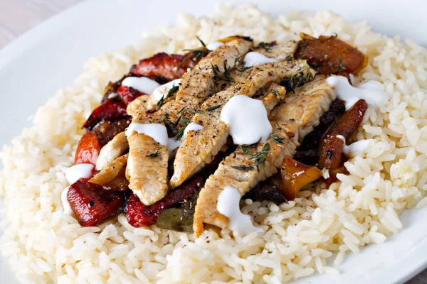 Pollo Parrilla Con Arroz Verduras — Foto de Stock