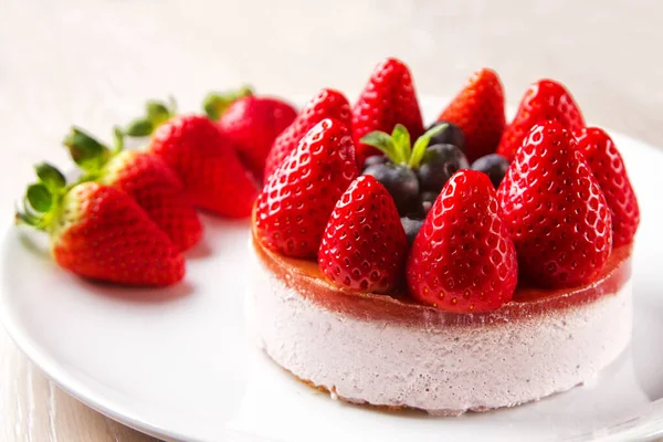 Strawberry Cake Plate — Stock Photo, Image