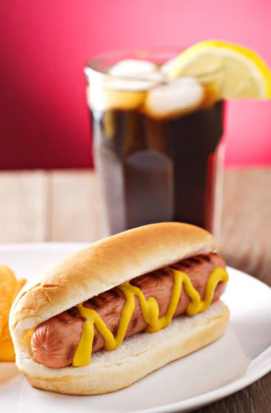 Hotdog Hranolky Pivem — Stock fotografie