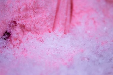 metin arkaplanı, pembe dondurma, dondurmanın üzerindeki don, çilek, metin için yeri olan pankart