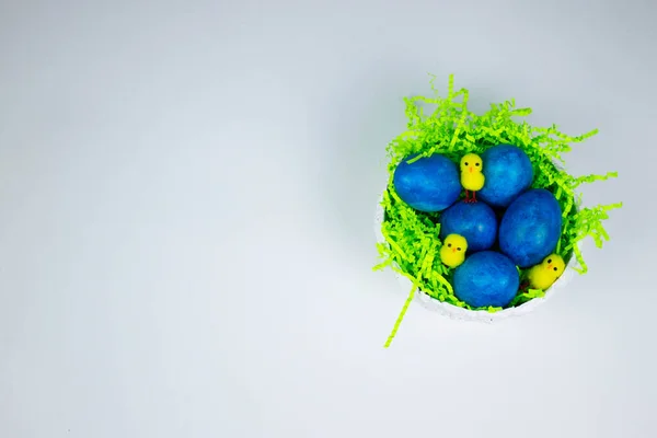 Paskalya, klasik mavi paskalya yumurtaları.