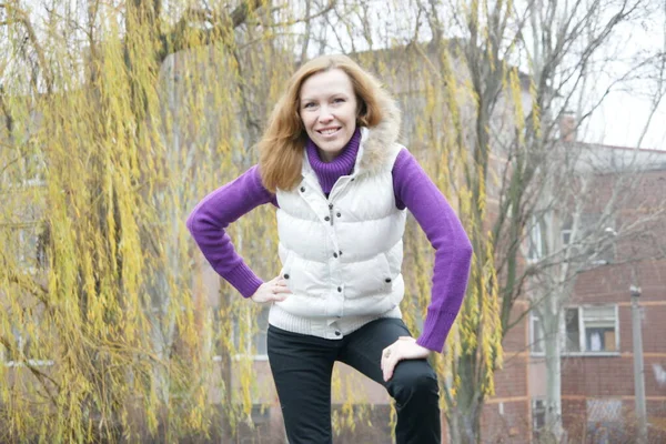 Mature Blonde Fit Woman Walking Outdoors — Stock Photo, Image