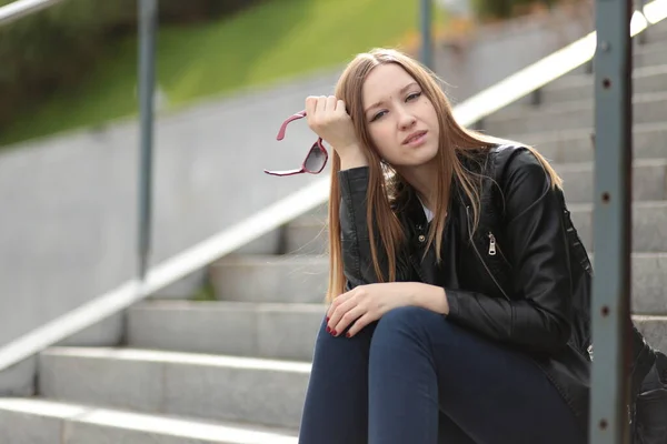 Schöne Junge Mädchen Fuß Freien — Stockfoto