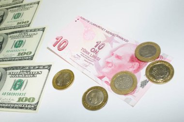 Kuruş 'un on Türk Lirası ve Türk sikkesinden oluşan 100 Amerikan Doları banknotunun adımları