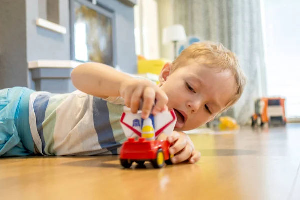 Two Years Old Boy Playing His Toys Cars Living Room — Stock Photo, Image