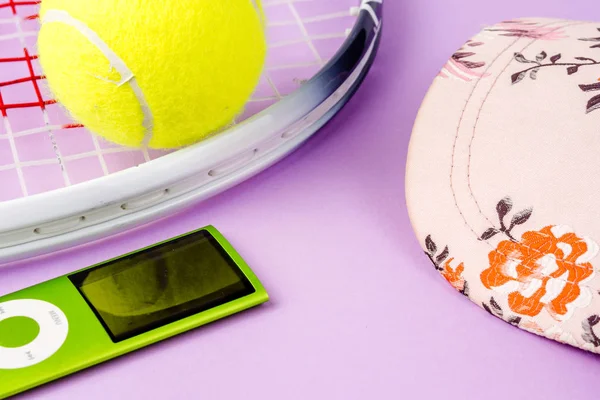 Tenis oynamak, spor yapmak, boş zaman aktiviteleri — Stok fotoğraf