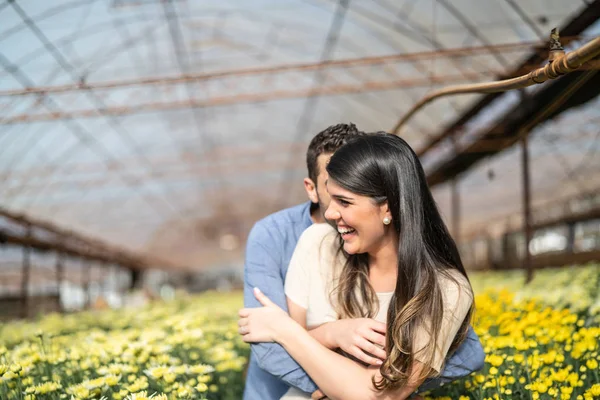 Pareja Romántica Momento Amor Invernadero Imagen De Stock