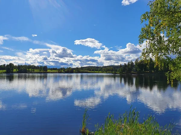 Reflektionen Himlen Det Blå Vattnet Bogstad Grd — Stockfoto