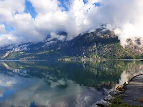 Reflection Cloudy Sky Mountains Water Fjord Eidfjord — Stock Photo, Image