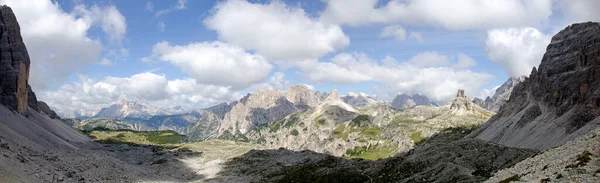 意大利南蒂罗尔拉瓦雷多的三个山峰 拉瓦雷多帕斯的性感白云石全景 — 图库照片