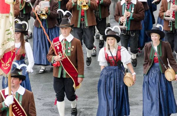 Zespół Muzyczny Kartitsch Tyrolu Procesji Festiwalowej Okazji 200 Lecia Zespołu — Zdjęcie stockowe