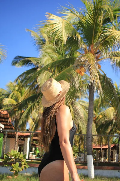 Mujer Joven Bikini Playa — Foto de Stock