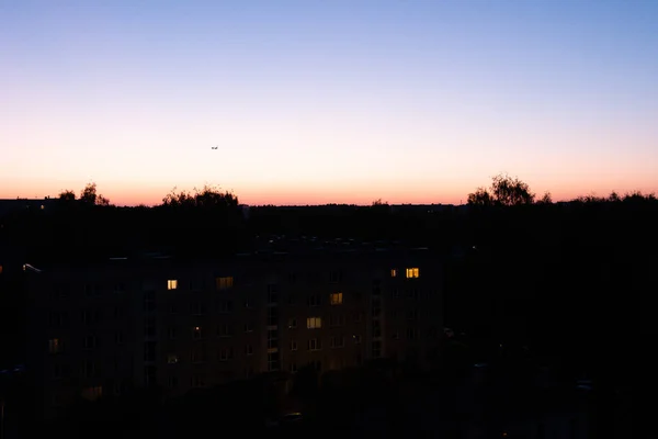 Drámai Napkelte Felett Város Háztetőire Nyíló Riga Lettország — Stock Fotó