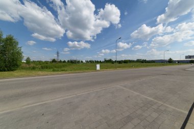 çamur ormanda yaz ısı perspektifte kırsalında iziyle boş çakıl yol